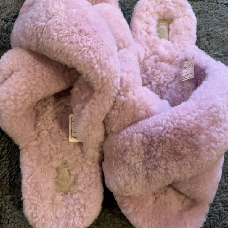 Sandalias de peluche ugg de UGG Australia de segunda mano - GoTrendier