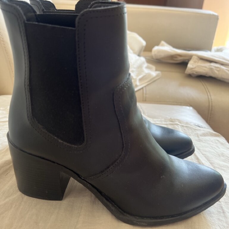 Botas tipo piel de C\u0026amp;A de segunda mano - GoTrendier