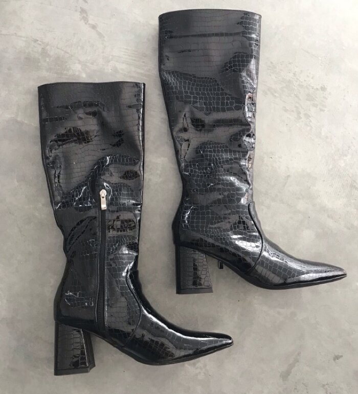 Botas largas negras de Shein de segunda mano - GoTrendier