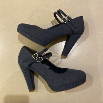 Tacones Azul Marino Nuevos de Capa de Ozono de segunda mano - GoTrendier