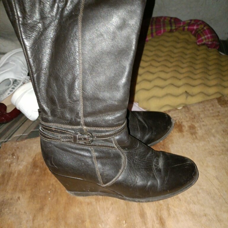 Botas largas cafes de cierre de Andrea de segunda mano - GoTrendier