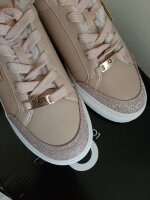 Tenis guess color nude de segunda mano - GoTrendier