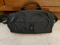 Cangurera Victorinox negra de segunda mano - GoTrendier