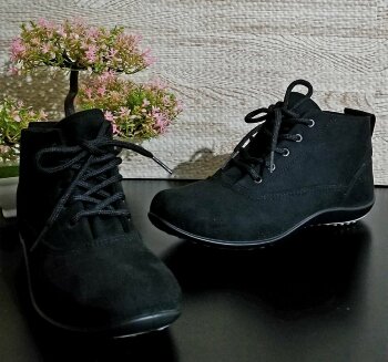 Botines Andrea Negros *Suede NUEVOS de segunda mano - GoTrendier