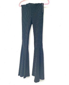 Pantalones de rayas Bershka negro de mujer - GoTrendier