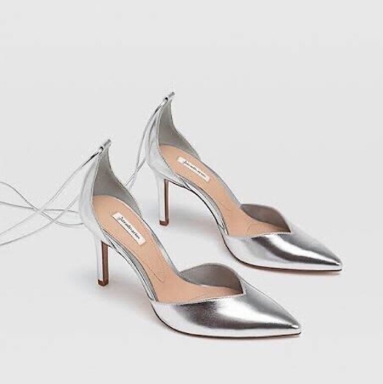 Tacones de tiras plateados de Stradivarius de segunda mano - GoTrendier