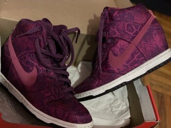 Tenis de bota Nike morados de segunda mano - GoTrendier