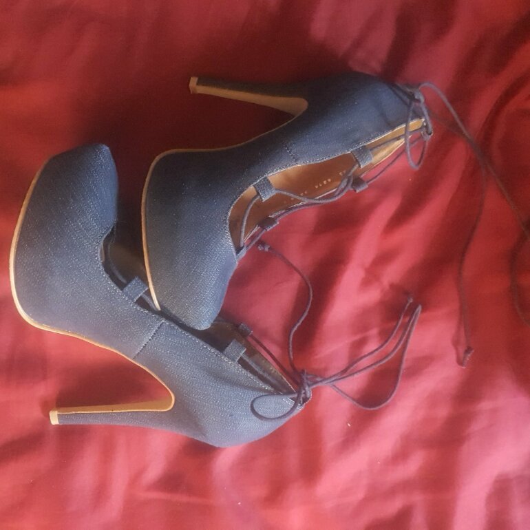 Preciosos Zapatos altos de Andrea de segunda mano - GoTrendier