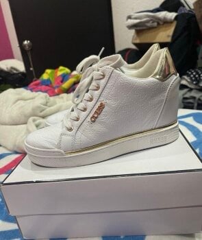 Comprar Tenis de bota GUESS de segunda mano - GoTrendier