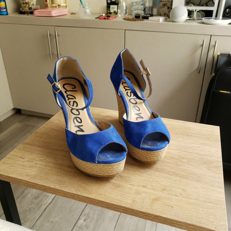 Sandalias azules de plataforma corrida de Clasben de segunda mano -  GoTrendier