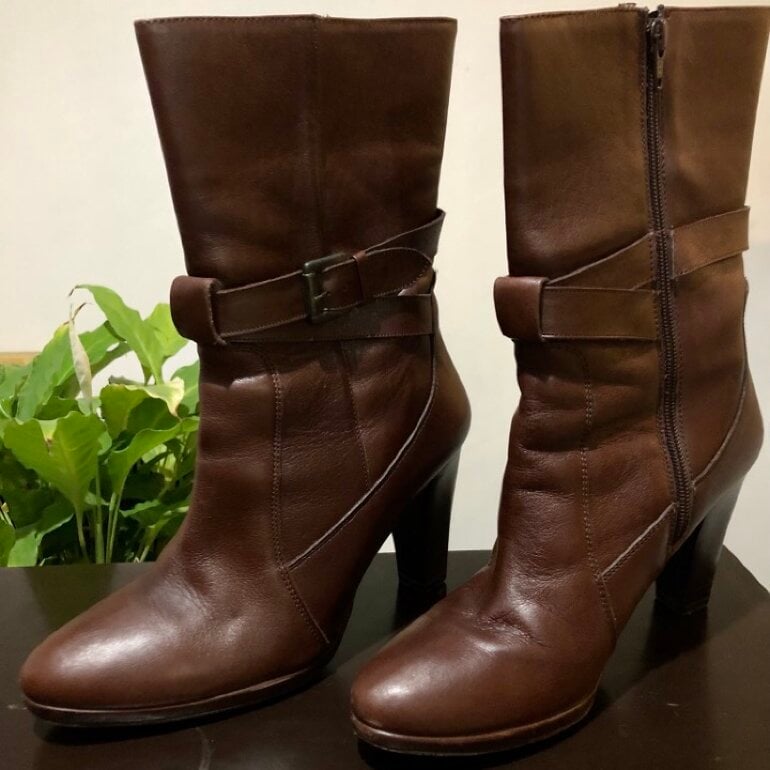Hermosas botas café con tacón. de Gillio de segunda mano - GoTrendier