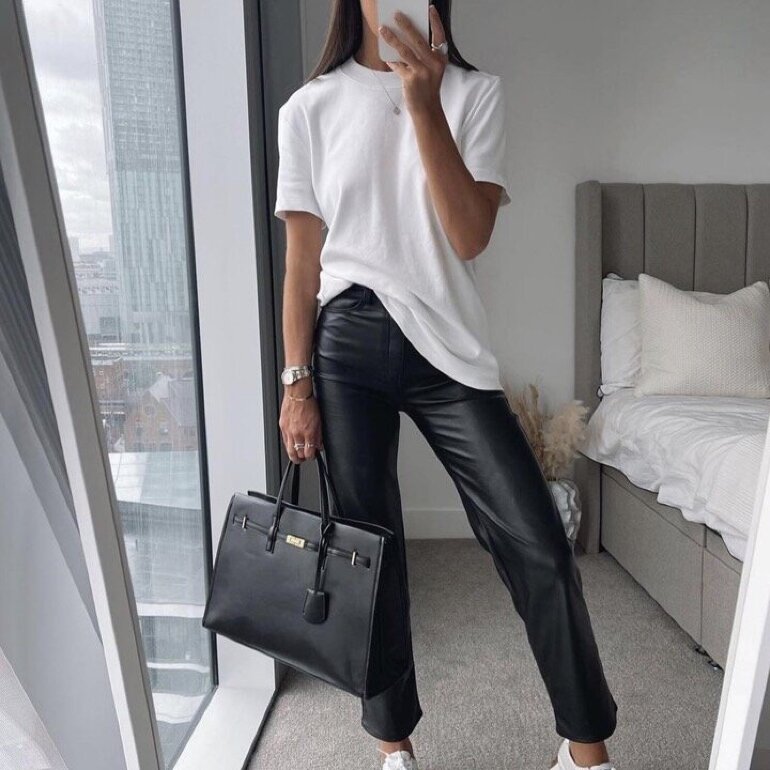 Pantalón de vinipiel Nuevo de Shein de segunda mano - GoTrendier