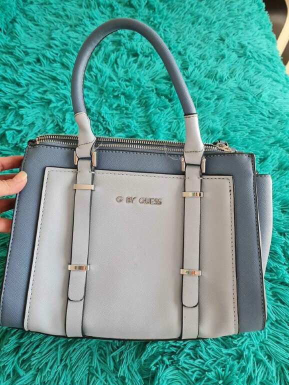 Bolsa de mano G by guess de segunda mano - GoTrendier
