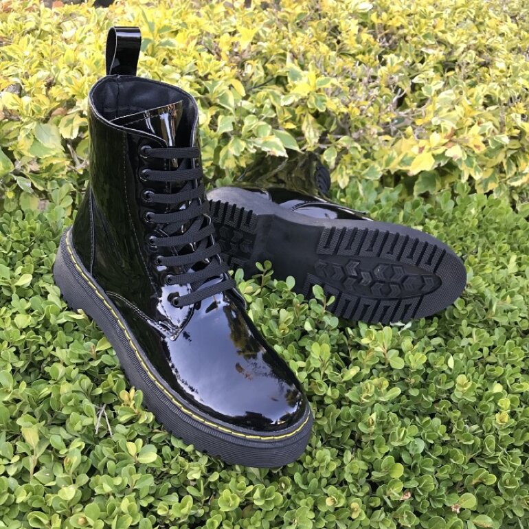 Botas botín nuevas negros charol moda de EmBimb de segunda mano - GoTrendier