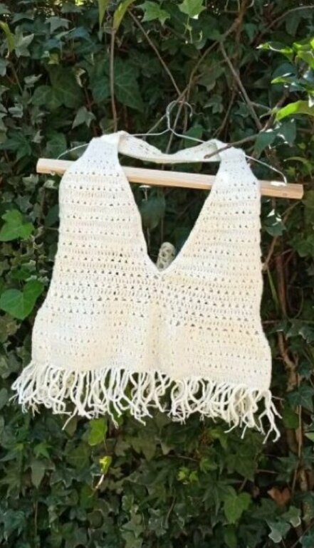 Blusa Crop Cuello V Crochet de Otras marcas de segunda mano