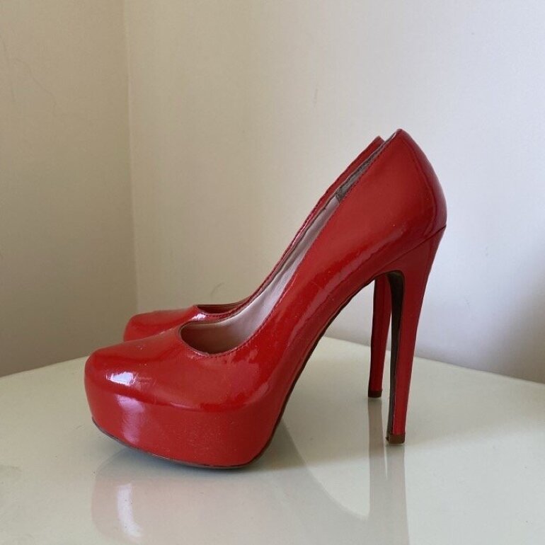 Zapatillas rojas de charol de Carlo Rossetti de segunda mano - GoTrendier