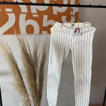 Pantalones de rayas Bershka negro de mujer - GoTrendier