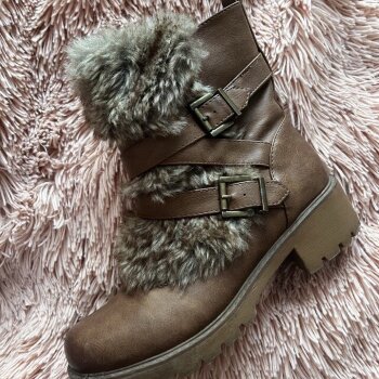 Botas de peluche Andrea de segunda mano - GoTrendier