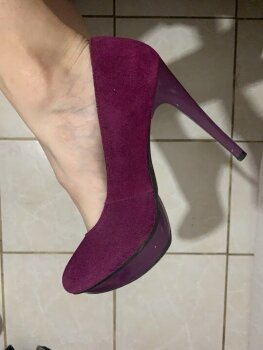 Zapatillas Andrea moradas de segunda mano - GoTrendier