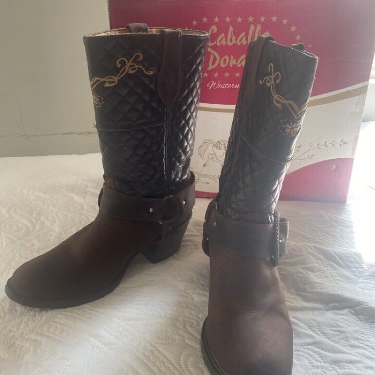 Botas vaqueras cafés de Caballo Dorado de segunda mano - GoTrendier