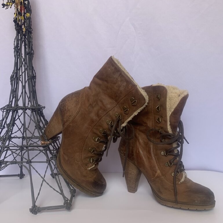 BOTAS DE PIEL color café claro de Next de segunda mano - GoTrendier