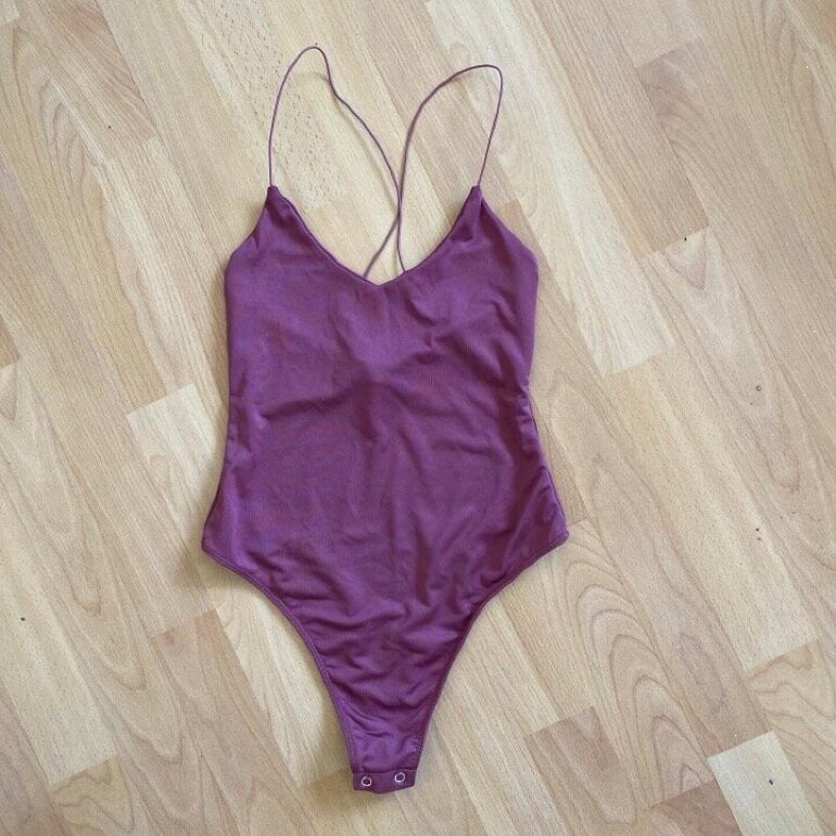 Body sexy color morado de Bershka de segunda mano GoTrendier