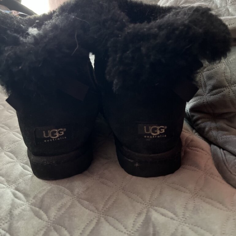 Botas uggs negras de UGG Australia de segunda mano - GoTrendier
