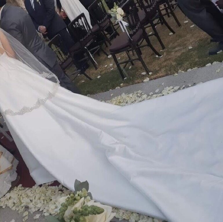 Vestido de novia de Bridenformal de segunda mano - GoTrendier