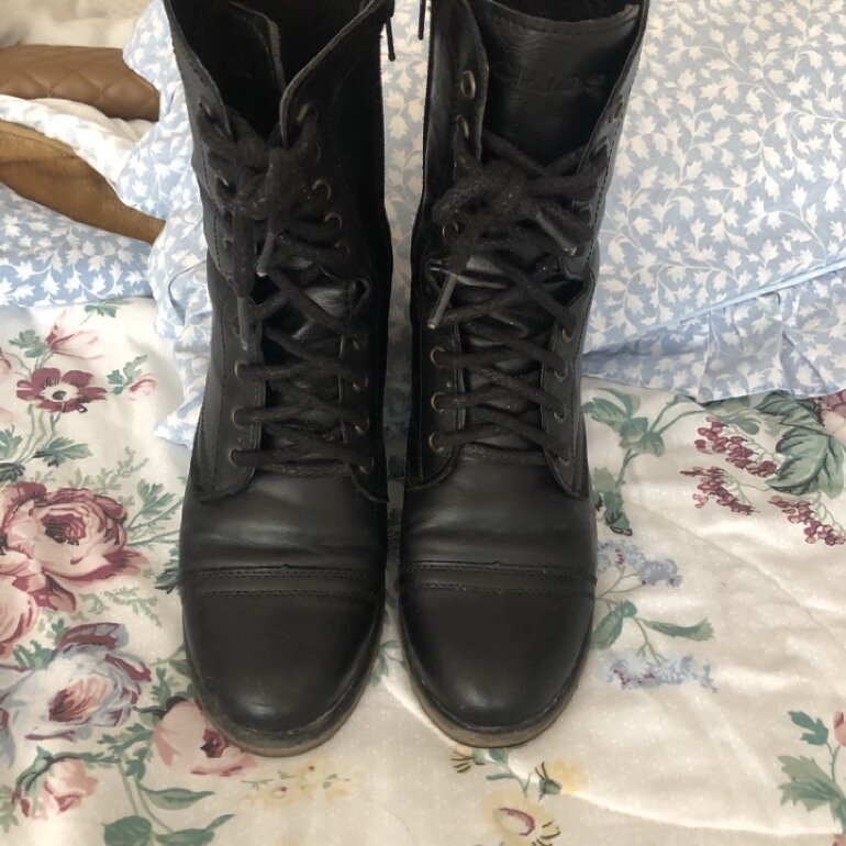Bota de agujeta marca Cklass de segunda mano - GoTrendier