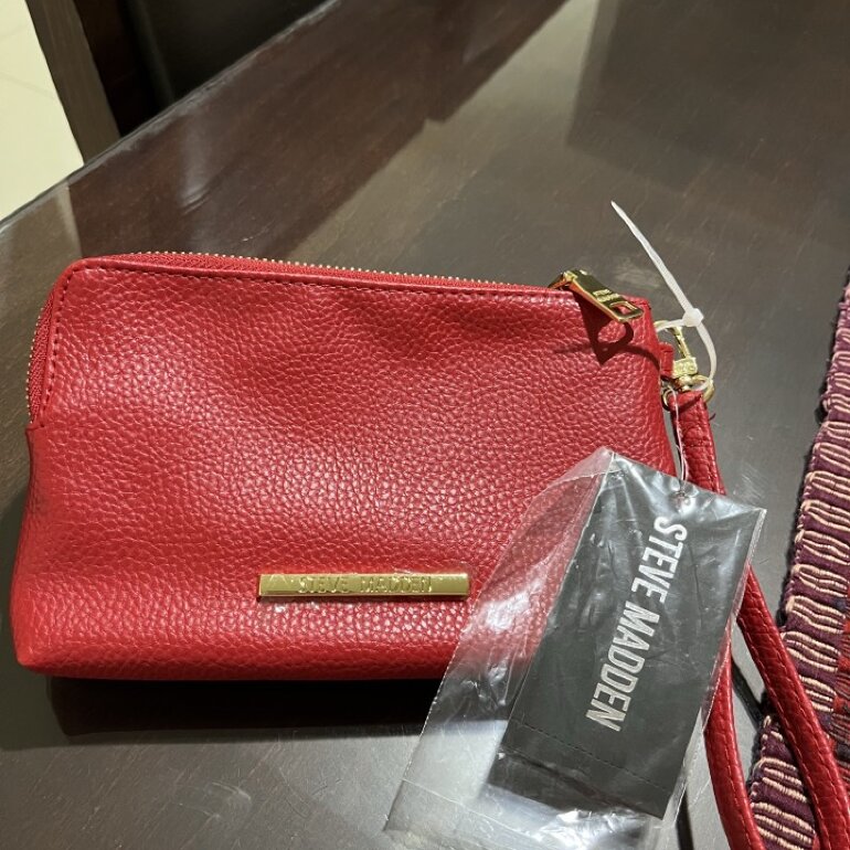 Muñequera roja steve madden de segunda mano - GoTrendier