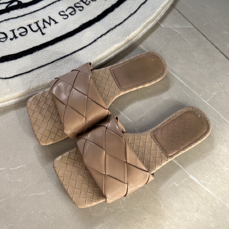 Sandalias planas beige de Shein de segunda mano - GoTrendier