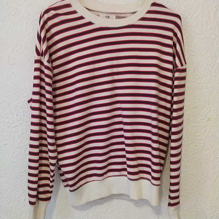 Sudadera overzide a rayas de Pull \u0026amp; Bear de segunda mano - GoTrendier