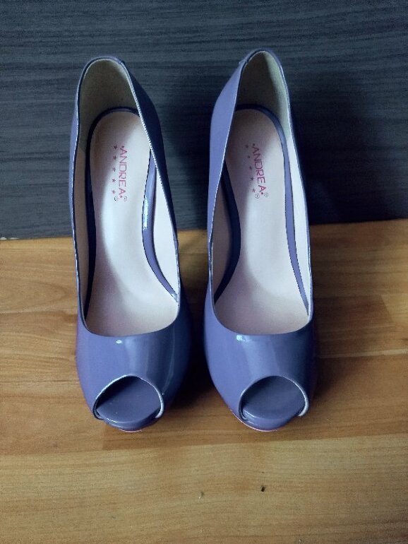 Zapatillas color morado de Andrea de segunda mano - GoTrendier