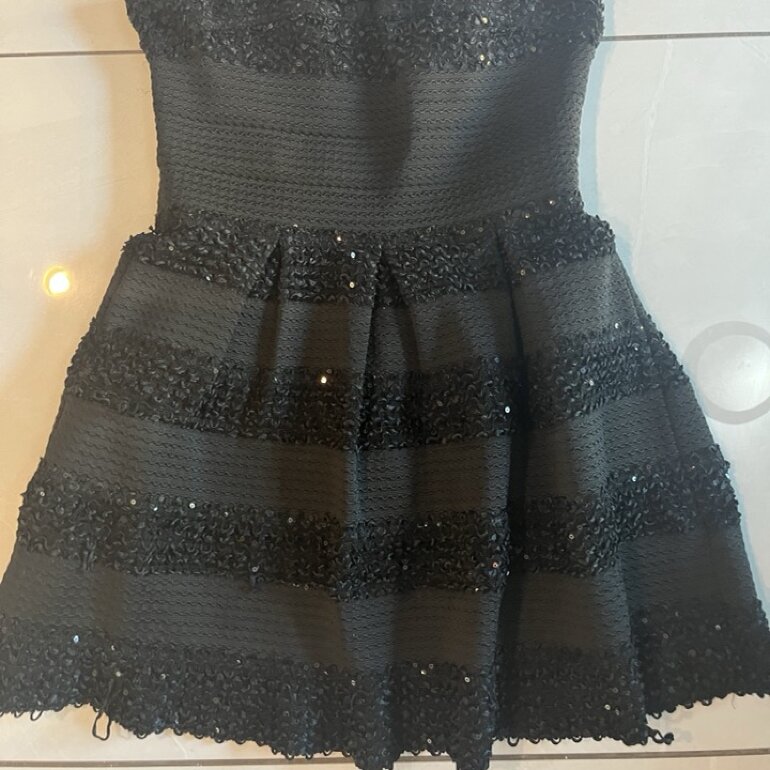 Vestido de fiesta corto bombacho de Taroni de segunda mano - GoTrendier