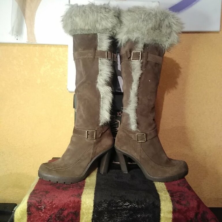 Botas largas de gamusa de Westies de segunda mano - GoTrendier