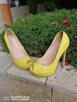 Zapatillas Andrea amarillas de segunda mano - GoTrendier