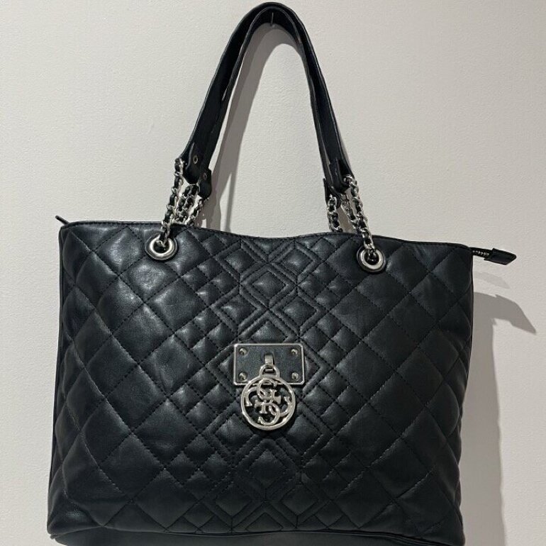 Bolsa negra Guess de segunda mano - GoTrendier