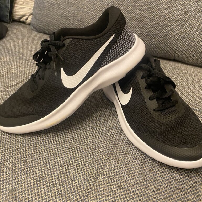 Tenis Nike Nuevo 5 de segunda mano - GoTrendier
