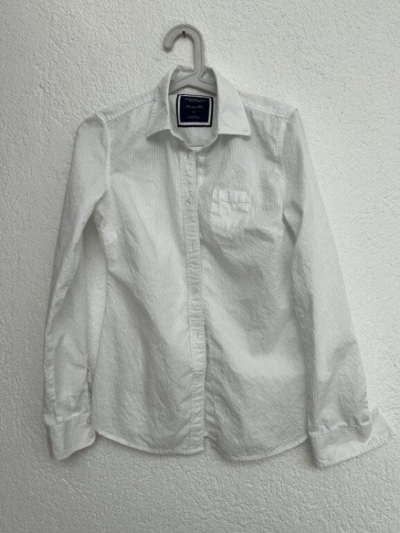 Blusa blanca American Eagle, talla 6 de American Eagle Outfitters de  segunda mano - GoTrendier