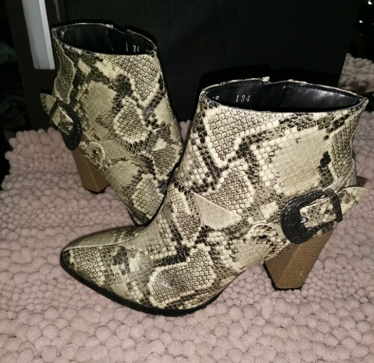 Botines animal print de Andrea de segunda mano - GoTrendier