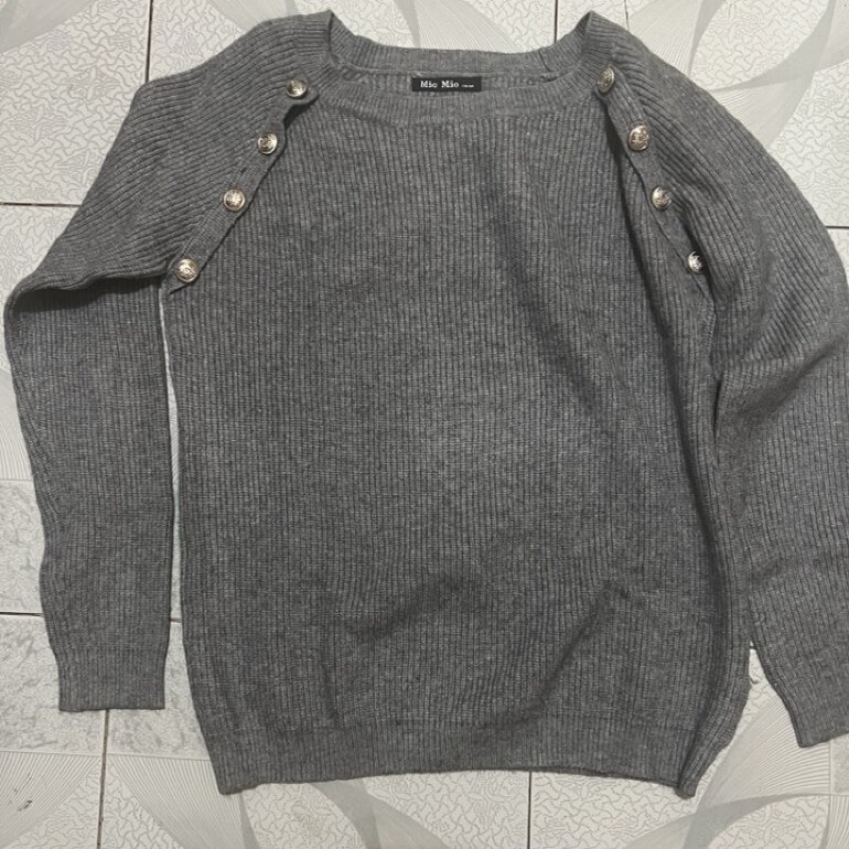 Suéter Mío Mío Gris de Mio Mio de segunda mano - GoTrendier