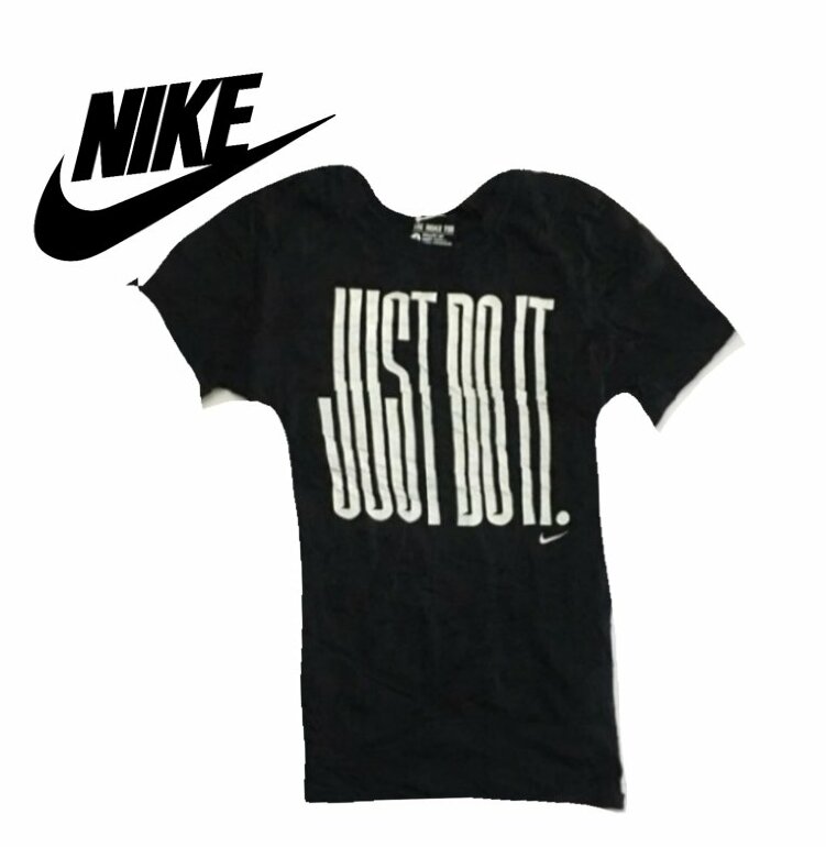 Playera negra Nike de segunda mano - GoTrendier