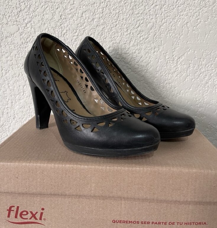 Zapatillas Negras Flexi de segunda mano - GoTrendier