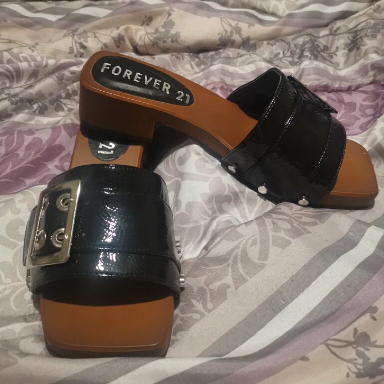 Sandalias tipo sueco de Forever 21 de segunda mano - GoTrendier