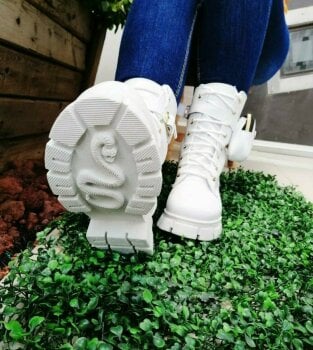 Botas estilo militar Shein blancas de mujer - GoTrendier
