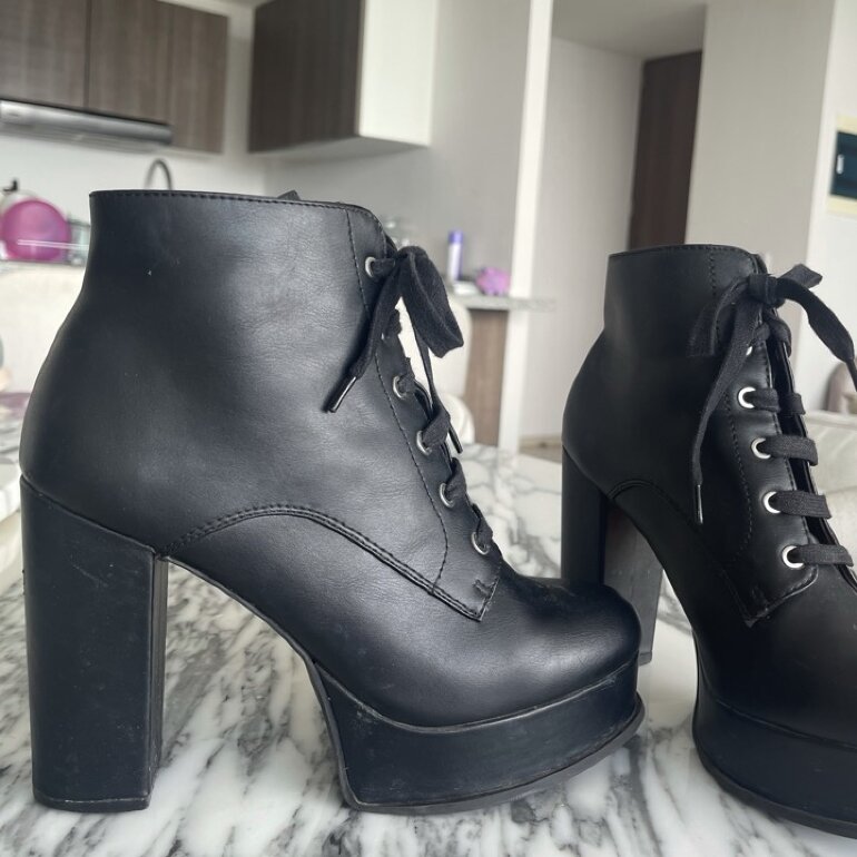 Botines NEGROS basicos de H\u0026amp;M de segunda mano - GoTrendier