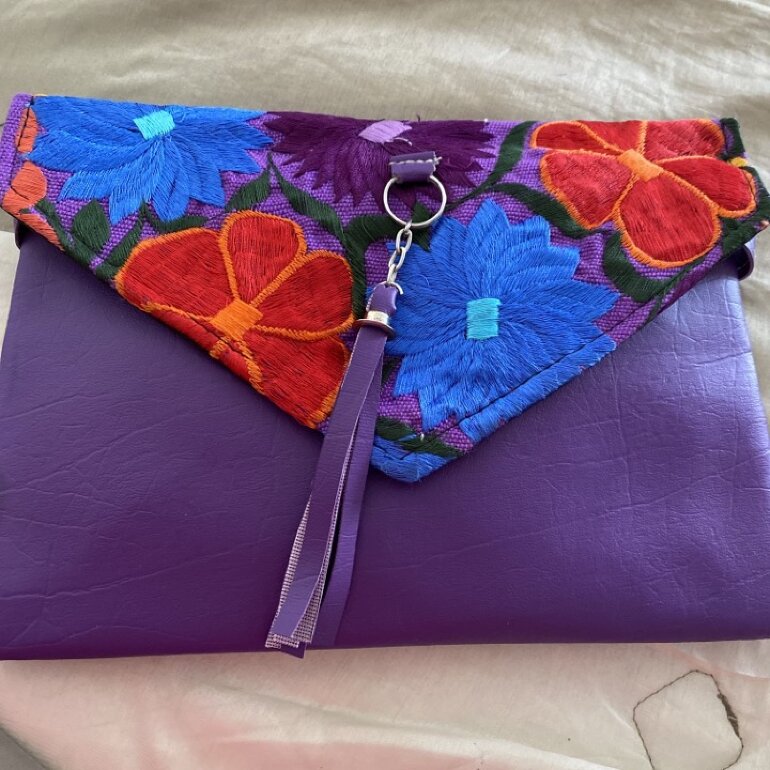 Bolsa clutch artesanal de Otras marcas de segunda mano - GoTrendier
