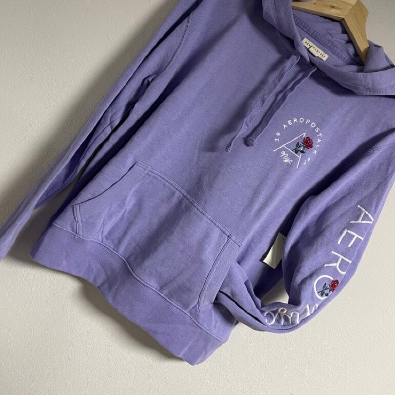 Sudadera color lila de Aéropostale de segunda mano - GoTrendier