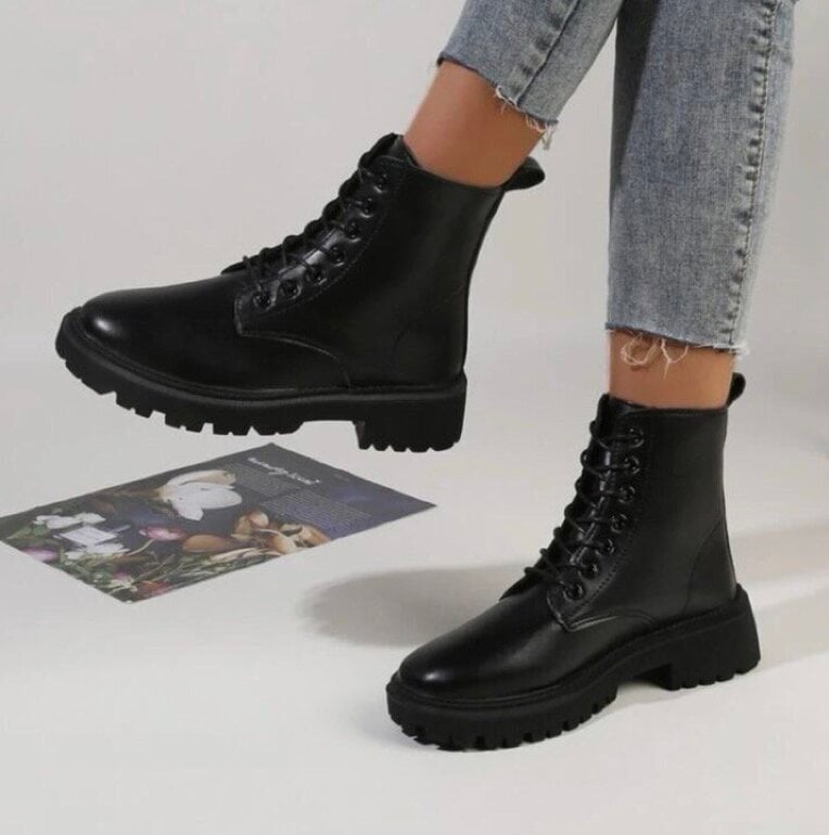 Botas negras aesthetic nuevas de Shein de segunda mano - GoTrendier