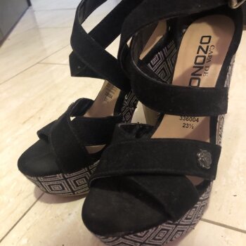 Zapatillas de tiras Capa de Ozono negra - GoTrendier
